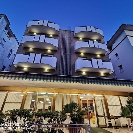 Hotel Mediterraneo Rímini Exterior foto